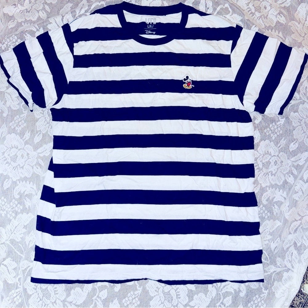 Uniqlo/disney T-shirt